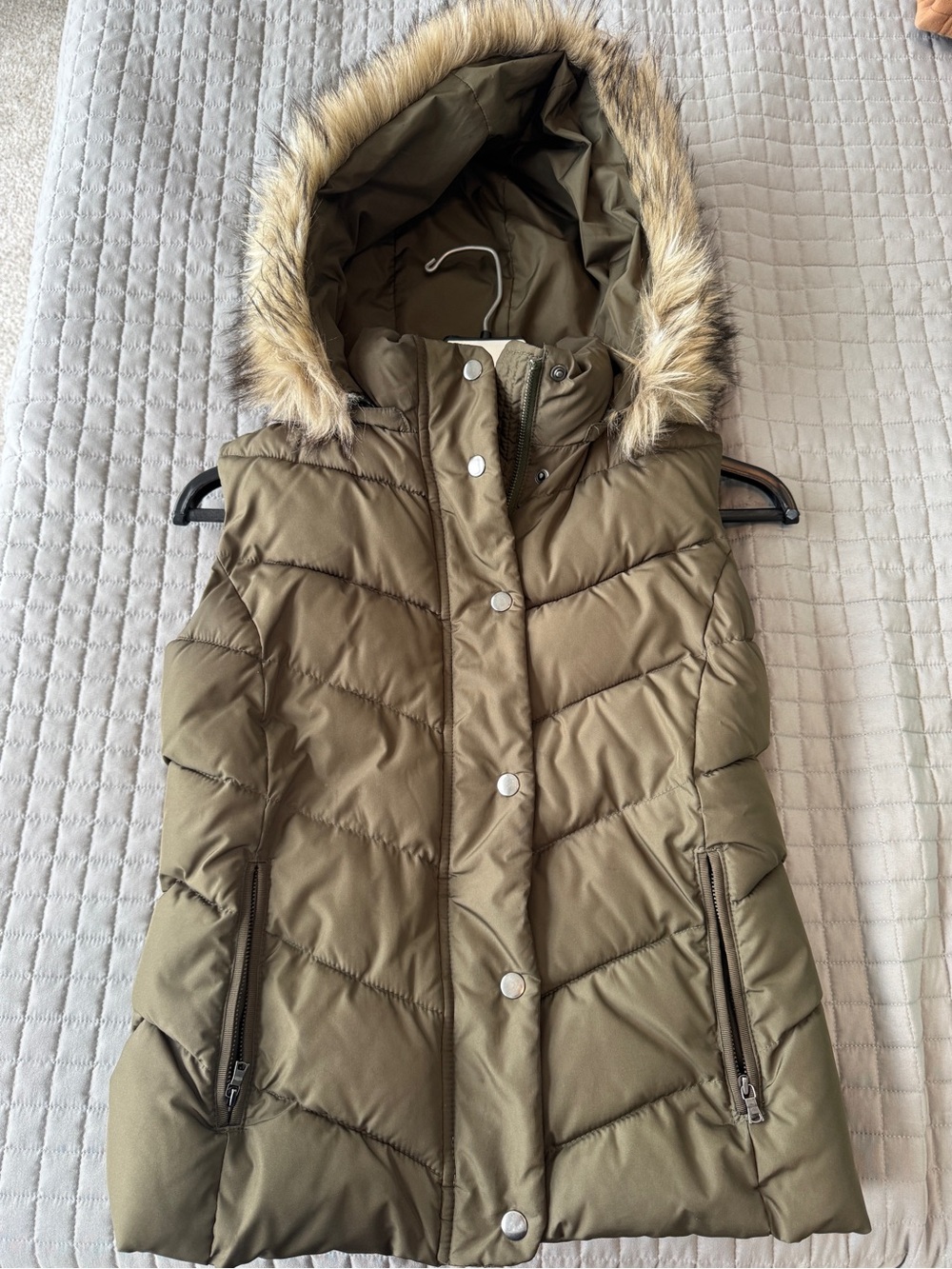 GAP Olive Green Puffer Vest with Faux Fur-Trimmed Hood